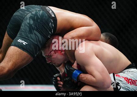 Mexico City, Mexico, United States. 29th Mar, 2025. MEXICO CITY, MEXICO - MARCH 29: Marquel Mederos and Austin Hubbard step into the octagon for a 3-round bout at UFC Fight Night - Moreno vs Erceg at Arena CDMX on March 29, 2025 in Mexico City, Mexico (Photo by Louis Grasse/PxImages) Credit: Px Images/Alamy Live News Stock Photo