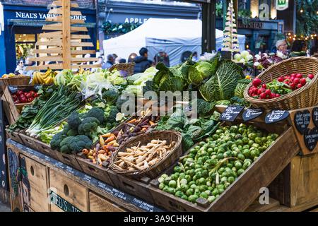 Fresh Vegetable Display at Borough Market in London, UK, 17 December 2023 Stock Photo