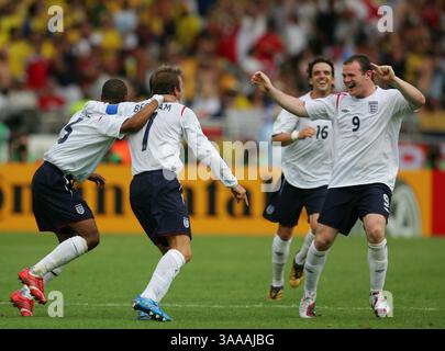 DAVID BECKHAM CELEBRATES VICTORY ENGLAND v ARGENTINA JAPAN WORLD