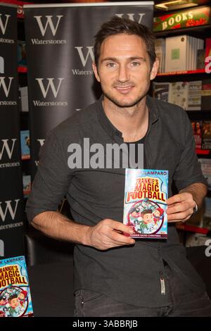 frank-lampard-signs-his-latest-children-s-book-frank-saves-christmas