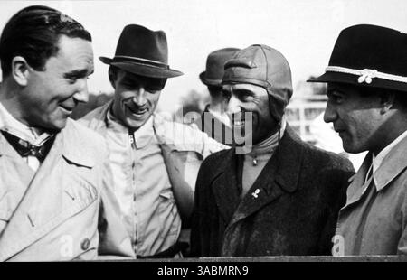 Photo A.036851 TAZIO NUVOLARI GRAND PRIZE DONINGTON PARK 1938 RACING