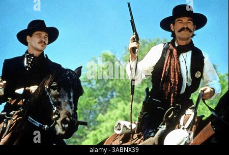 KURT RUSSELL, VAL KILMER, TOMBSTONE, 1993 Stock Photo - Alamy