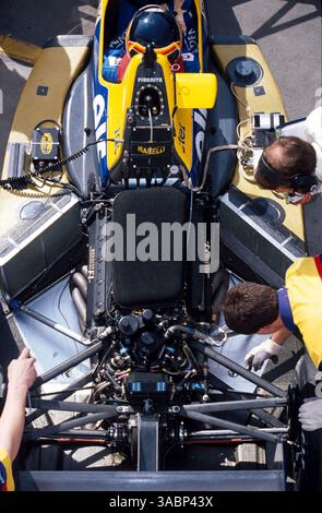 the-renault-rs2-v10-engine-