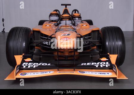 orange-arrows-ax3-three-seater