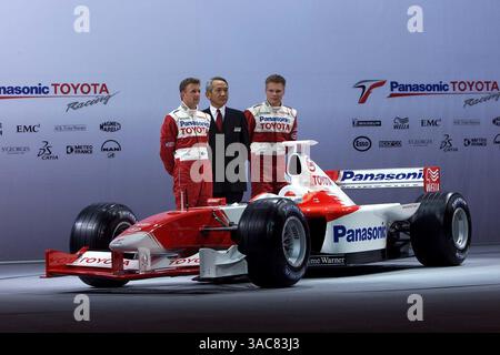 Allan Mc Nish, Tsuto Tomita and Mika Salo with the new Toyota