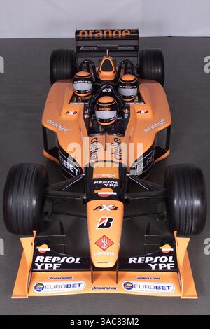 orange-arrows-ax3-three-seater