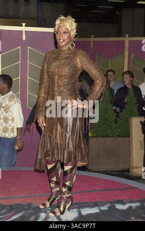August 29, 2002. New York City .Singer Mary J. Blige arrives at the MTV Video Music Awards at Radio City Music Hall in New York City  (Credit Image: © Sharkpixs/ZUMA Press) Stock Photo