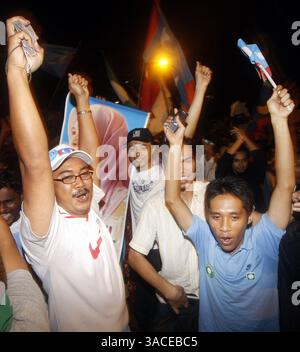 Mar 08, 2008 - Kuala Lumpur, Malaysia - Nurul Izzah has won the Lembah