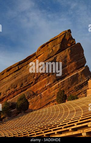Warm morning sun hitting on the rocks at Red Rocks Park and ...