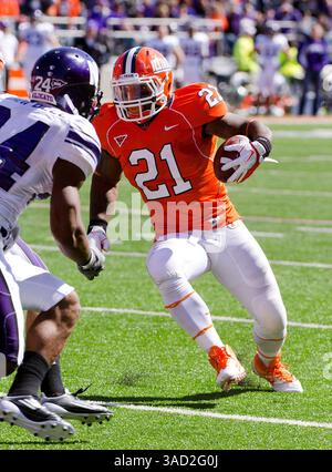 CHAMPAIGN, IL - OCTOBER 24: Illinois Fighting Illini LB Ismael Kante ...