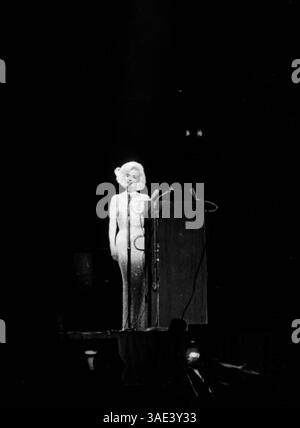 00 00, 1960; Washington, DC, USA; Date unknown. MARILYN MONROE on stage sings 'Happy Birthday, Mr. President.'.  (Credit Image: Michael Quan/ZUMAPRESS.com) Stock Photo