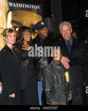 KIMBERLY ELISE, DANIEL E. SMITH, DENZEL WASHINGTON, JOHN Q, 2002 Stock ...
