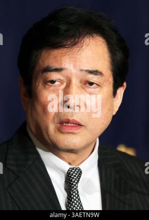 TOKYO, Japan - Yomiuri Giants manager Tatsunori Hara (2nd