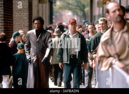 Unbreakable Train BRUCE WILLIS and SAMUEL L. JACKSON in UNBREAKABLE (2000), directed by M ...