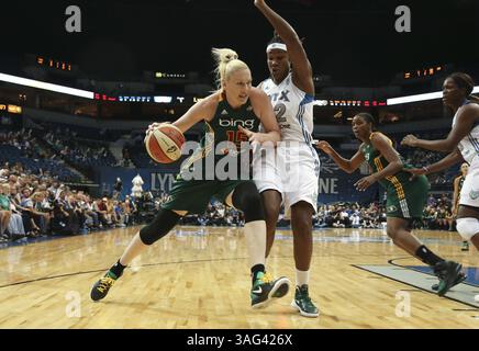 Seattle Storm's Lauren Jackson, left, and Sue Bird pose during a