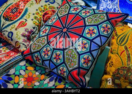 Pattern Work Istanbul Embroidered patterns in Turkey Stock Photo - Alamy