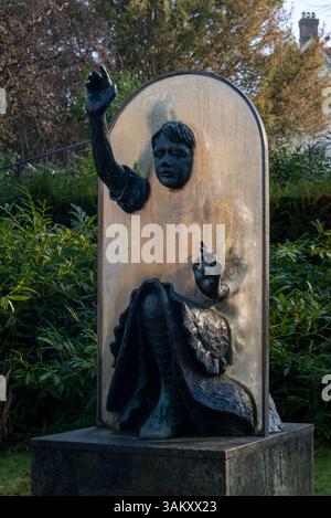 Alice Through The Looking Glass statue in Castle Grounds, Guildford ...