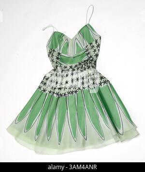 Mint green dress hi-res stock photography and images - Alamy