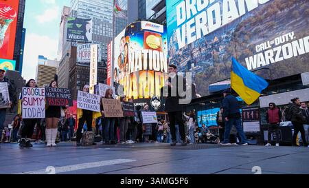 New York, New York, Deer. 13th Apr, 2025. (new) ukrainian voices rise ...