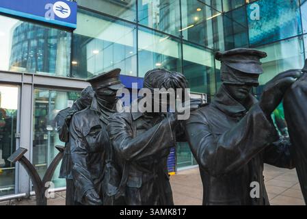 Victory Over Blindness Sculpture Outside Manchester Piccadilly Station Stock Photo