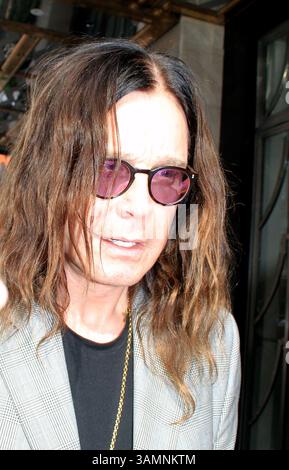 does ozzy osbourne live in uk