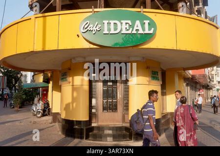 Parsi-owned, popular landmark cafe "Cafe Ideal", located in a prominent corner location at Marine Drive. Mumbai, India Stock Photo