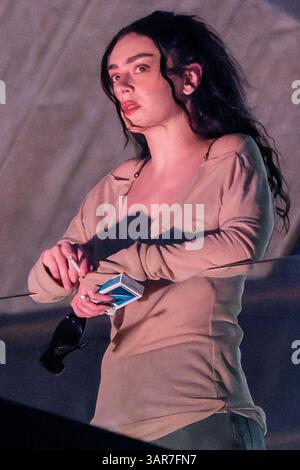 Charli xcx smoking hi-res stock photography and images
