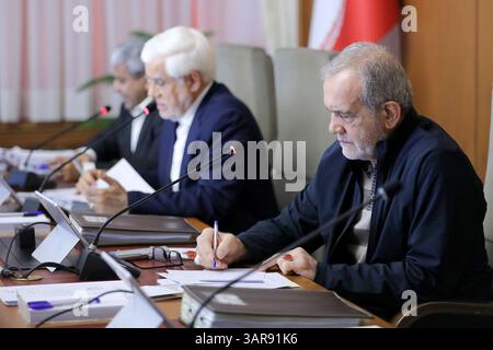 Tehran, Iran. 17th Apr, 2025. Iran's President, MASOUD PEZESHKIAN (R), attends a government meeting in Tehran. (Credit Image: © Iranian Presidency via ZUMA Press Wire) EDITORIAL USAGE ONLY! Not for Commercial USAGE! Stock Photo