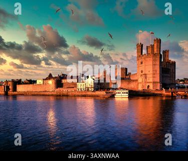 GB - WALES: Early evening at Caernarfon Castle Stock Photo
