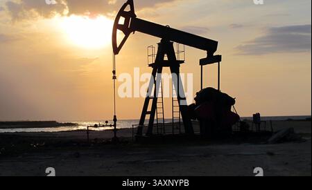 Cuba Rig Oil Rig - Cuba Stock Photo - Alamy
