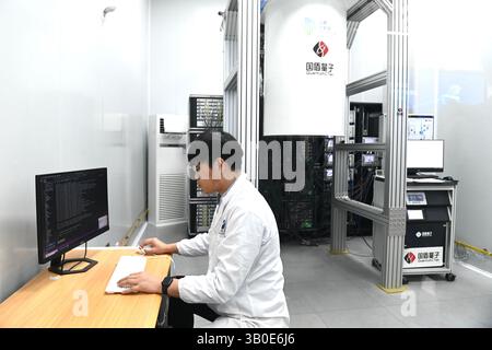 Hefei,China.21st April 2025. Technicians were seen working in the "Chaohu Moon" server room at the Hefei Advanced Computing Center in Hefei High-Tech Zone on April 21, a key facility and Public Service Platform of the Hefei Comprehensive National Science Center. It has over 1,500+ servers including high-performance computing (HPC), AI-optimized, liquid-cooled, and storage systems, etc. Credit: Han Suyuan/China News Service/17�Թ����� Live News Stock Photo