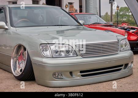 lexus-ls400-v8-2000-customised