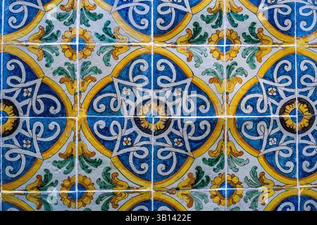 Detail of a wall decorated with blue Iznik ceramic tiles in the Harem, Topkapi Palace, residence of Ottoman sultans in Istanbul, Turkey (Turkiye) Stock Photo