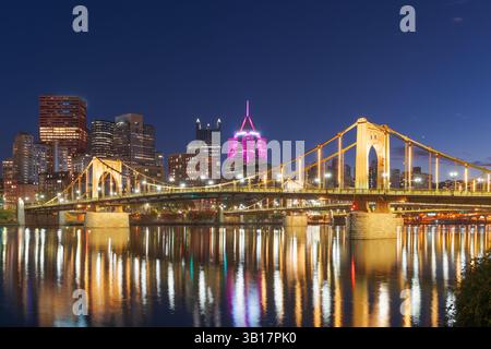 Pittsburgh, Pennsylvania, USA downtown city skyline on the Ohio River at dusk. Stock Photo
