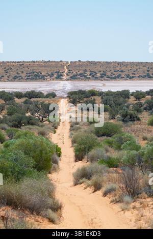 Salt pan in the Simpson Desert, Australian Outback, Queensland, QLD ...