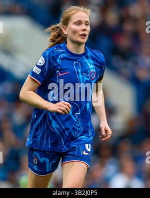 sjoeke-nusken-of-chelsea-women