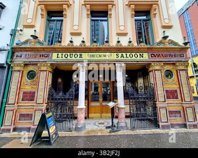 The opulent facade of the unique traditional Irish pub Crown Liquor Saloon from Victorian era in Belfast, Northern Ireland Stock Photo