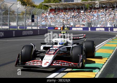 Vf 1 Roster Oliver Bearman of Great Britain drives the (87) TGR Haas F1 Team VF-26 ...