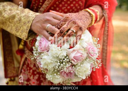 Marriage India, Bangladesh, Rings and Roses – Stock image Wedding, Indian culture, Marriage, Tradition, Bracelets Stock Photo