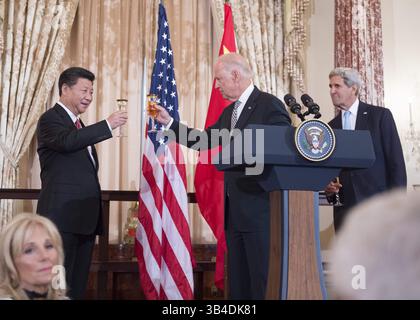 Sept. 25, 2015 - Washington, United States of America - U.S. Vice President Joe Biden raises his glass to toast Chinese President Xi Jinping at a State Luncheon in the Chinese President's honor as Secretary of State John Kerry look on at the Department of State September 25, 2015 in Washington, DC. (Credit Image: © Glen Johnson/Planet Pix via ZUMA Wire) Stock Photo