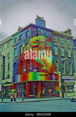 Beatles Apple Boutique 1968 Stock Photo - Alamy