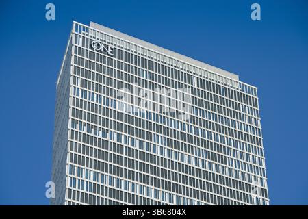 One, Hochhaus im Europaviertel, Frankfurt am Main, Hessen, Deutschland Stock Photo