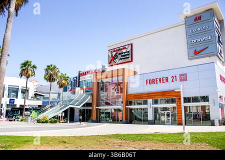 the pike outlets nike