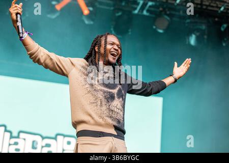 Young nudy music concert hi-res stock photography and images - Alamy