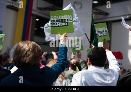 March 23, 2022, Bogota, Cundinamarca, Colombia: Presidential Candidate for the political alliance 'Coalicion Centro Esperanza' Sergio Fajardo signs his presidential candidacy with his running mate Luis Gilberto Murillo in Bogota, Colombia on March 23, 2022. (Credit Image: © Chepa Beltran/LongVisual via ZUMA Press Wire) Stock Photo