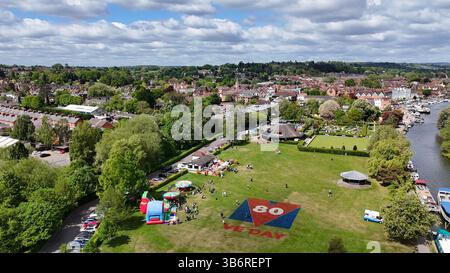 Henley-on-Thames, UK. 4th May, 2025. In preparation for the 80th anniversary of VE Day celebrations, Mill Meadows has been decorated with a giant VE Day logo. Credit: Uwe Deffner/Alamy Live News Stock Photo