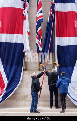 The Cenotaph with military flags on Remembrance Day 2006 in London ...