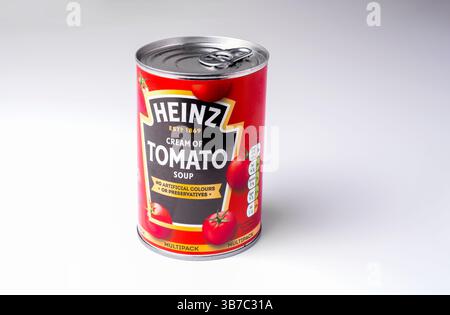 A single can of Heinz Tomato Soup against a plain white background Stock Photo