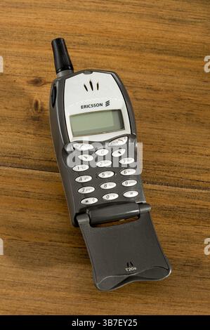 Téléphone Mobile Rétro Vintage Old Sony CMD Z7 | UK