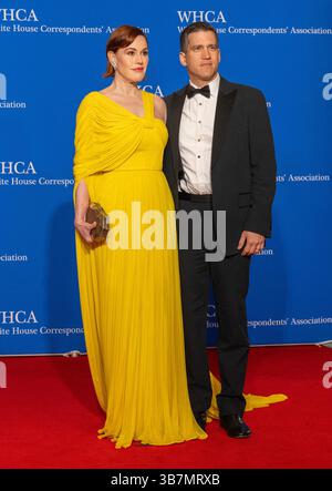 Actress Molly Ringwald and her husband Panio Gianopoulos and their